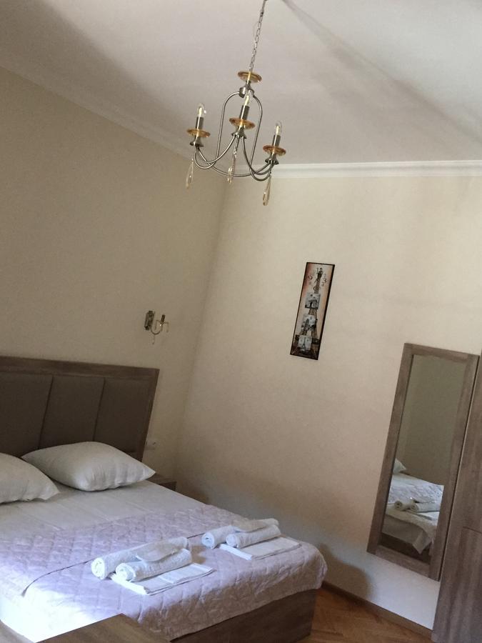 Guest House Rafael Tiflis Exterior foto